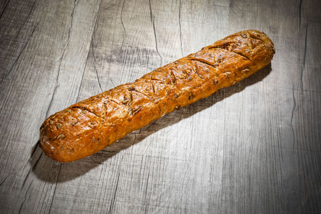 Zwiebelbrot-Baguette ganz