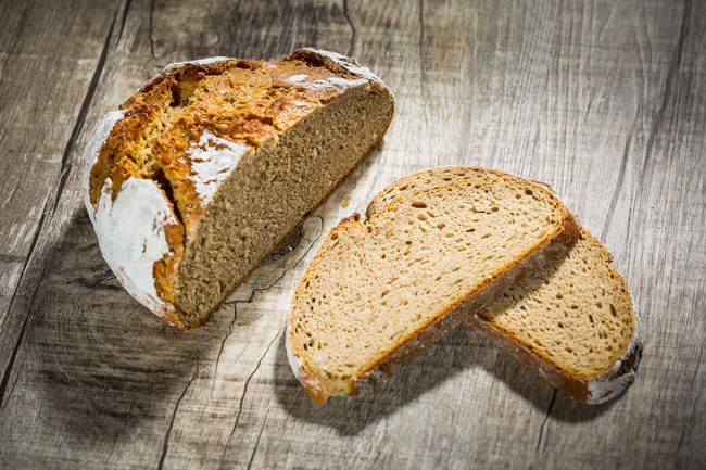 Bauernbrot aufgeschnitten